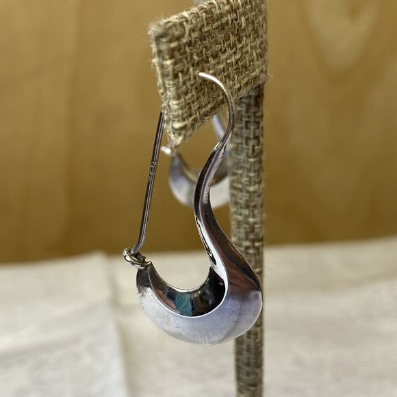 Vtg Earrings 925 Shiny Silver Oblong Abstract Long Dangling Puffy Geometric Hoop - Picture 2 of 12